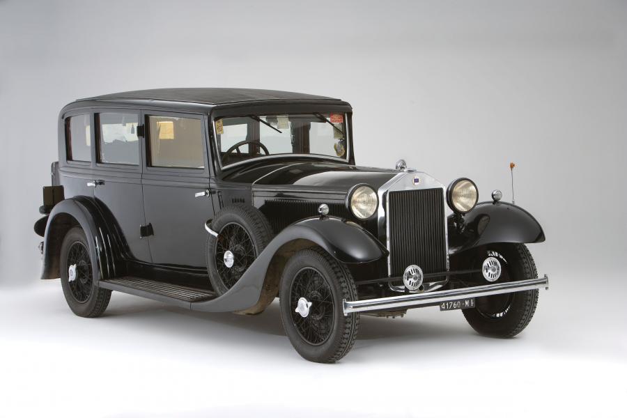  Lancia Astura Limousine 1932 года  (фото 1 из 17)